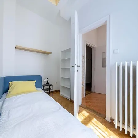 Brand New Fakes-two Balconies Above The Citycenter Appartement Budapest