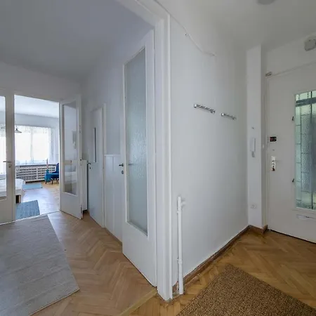 Appartement Brand New Fakes-two Balconies Above The Citycenter