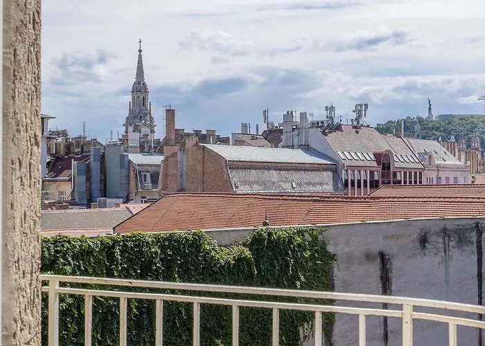 Brand New Fakes-two Balconies Above The Citycenter Apartment Budapest