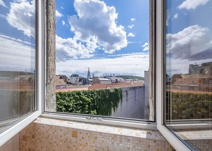 Brand New Fakes-two Balconies Above The Citycenter Budapest
